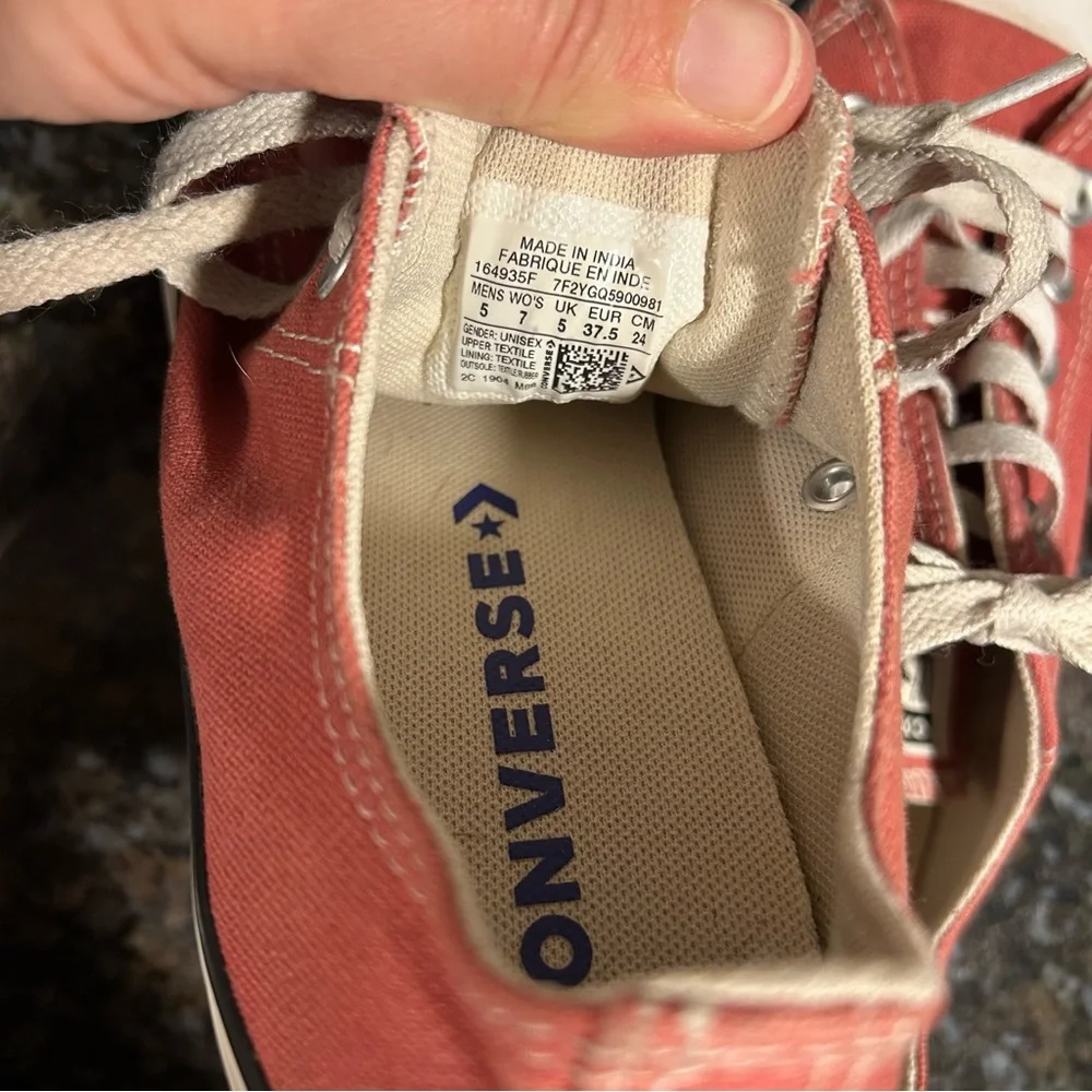 Converse Low Top Sneakers Pink Salmon Womens 7 Men’s 5 Shoes